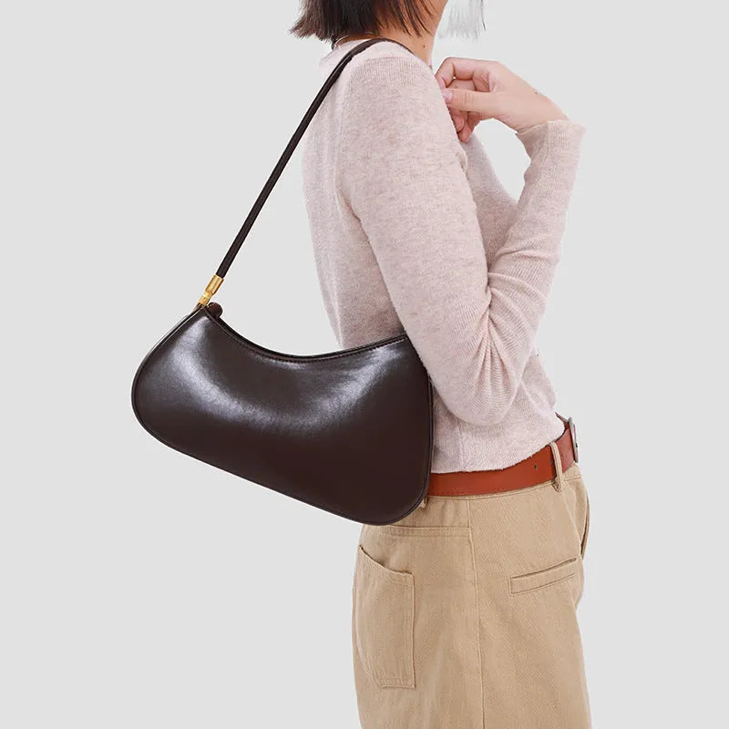 Women's oval retro underarm bag in PU leather with single strap and zipper compartment