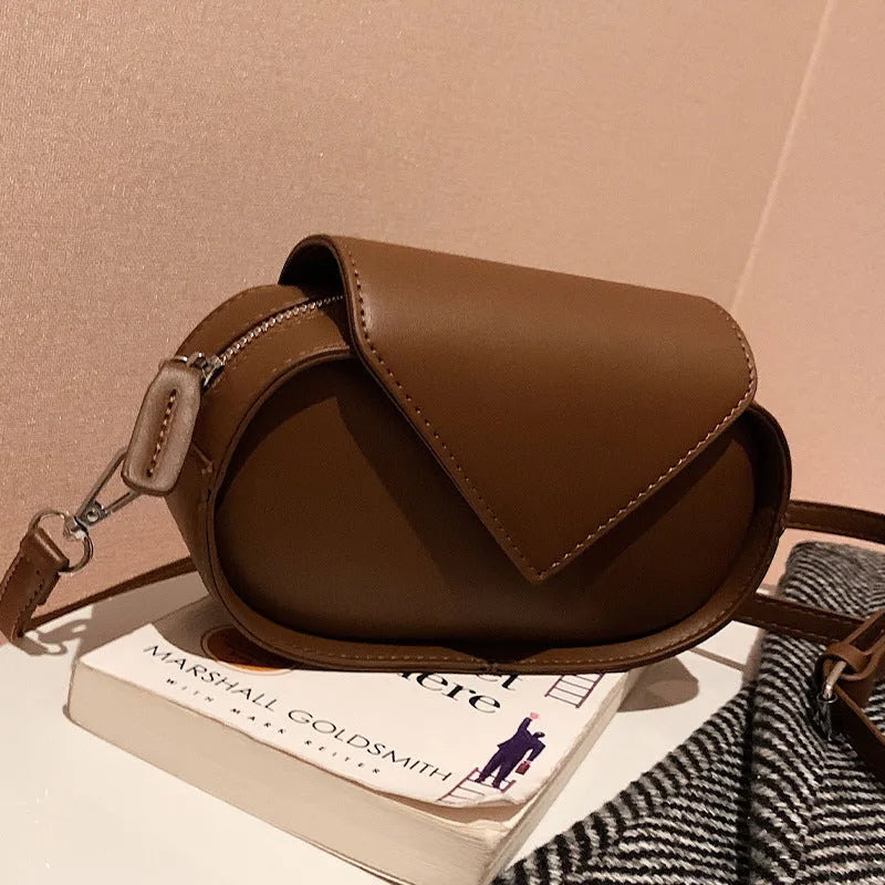 Retro patchwork shoulder bag in brown, PU outer, horizontal square shape, single strap