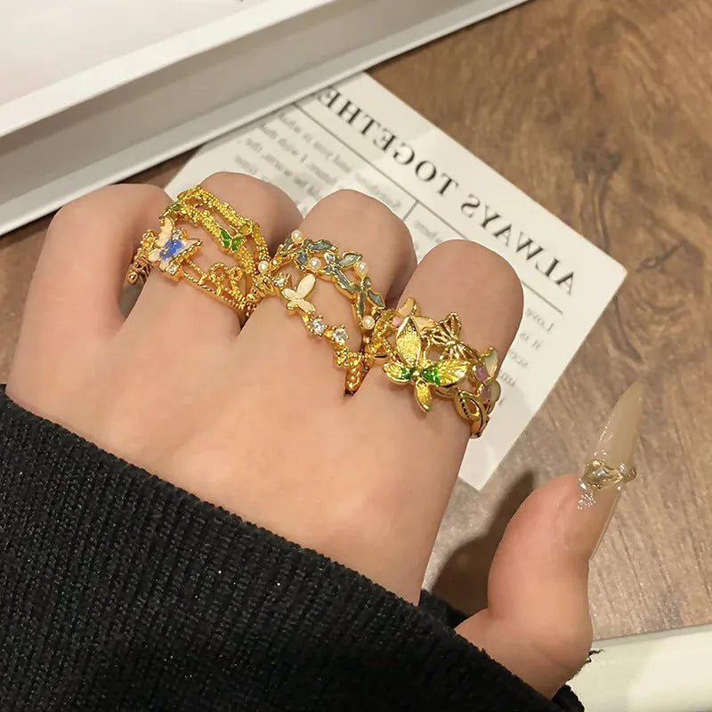 Creative Chinese butterfly design copper ring for women with dripping oil finish.