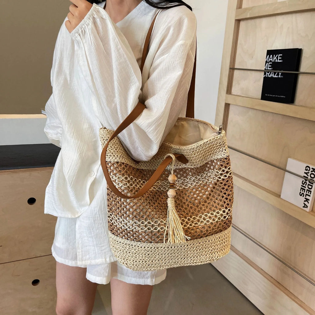 Summer straw shoulder bag with tassel pendant, large capacity, horizontal square shape, brown colour