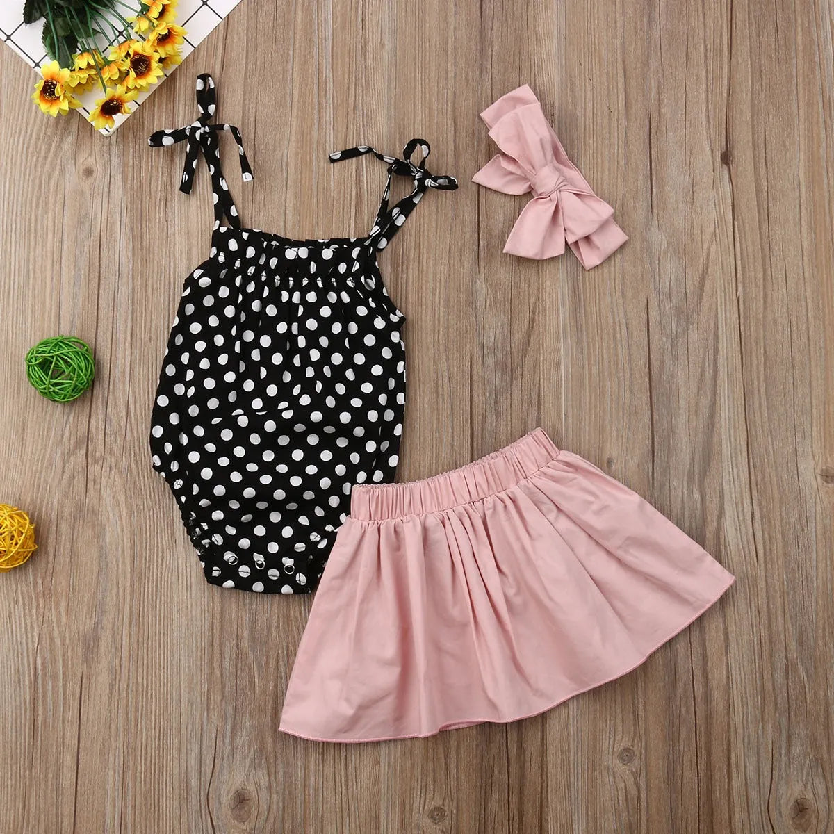 Girls clothing set in cotton blend, photo colour, shown in sizes 70cm, 80cm, 90cm and 100cm