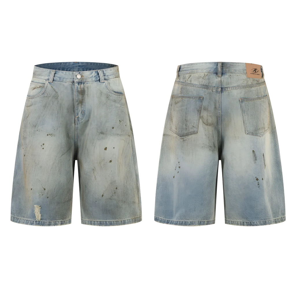 Blue cropped denim middle pants with straight leg and zipper fly closure