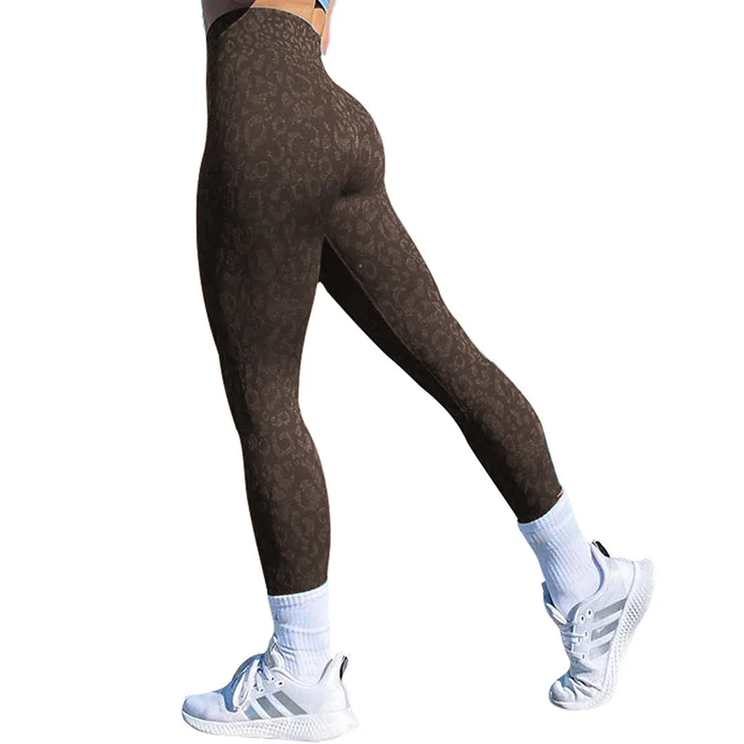 Women's push-up butt leggings in camouflage pattern for fitness workouts