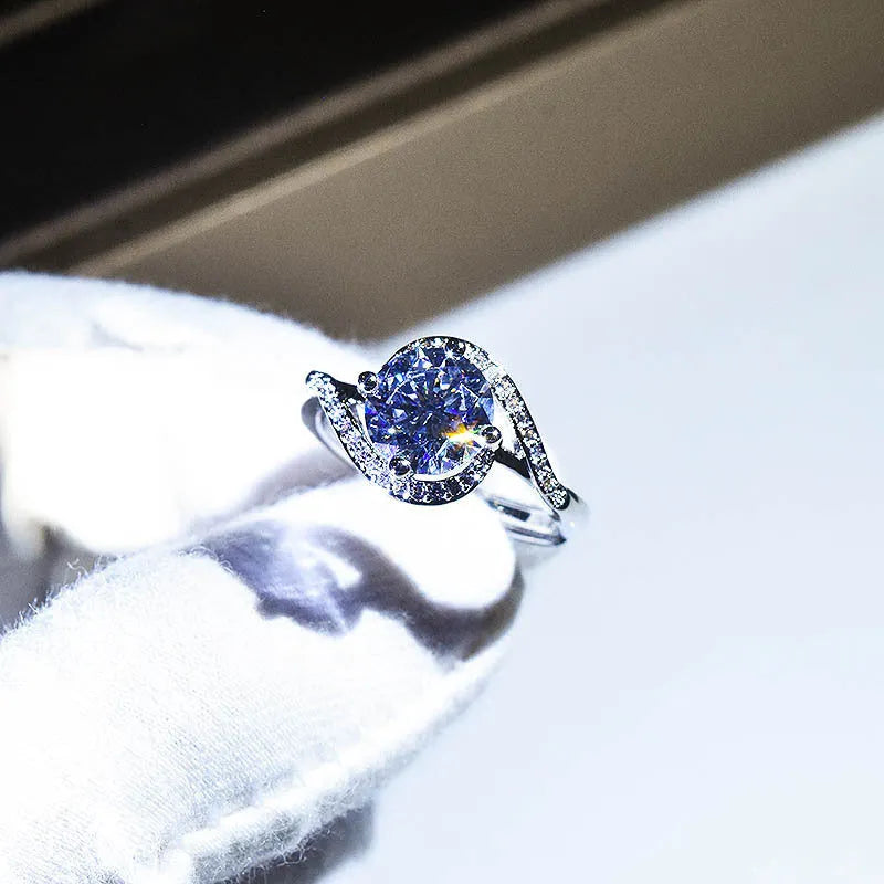 Silver adjustable women's ring with 2 karat synthetic moissanite angel eyes design and geometric texture detail