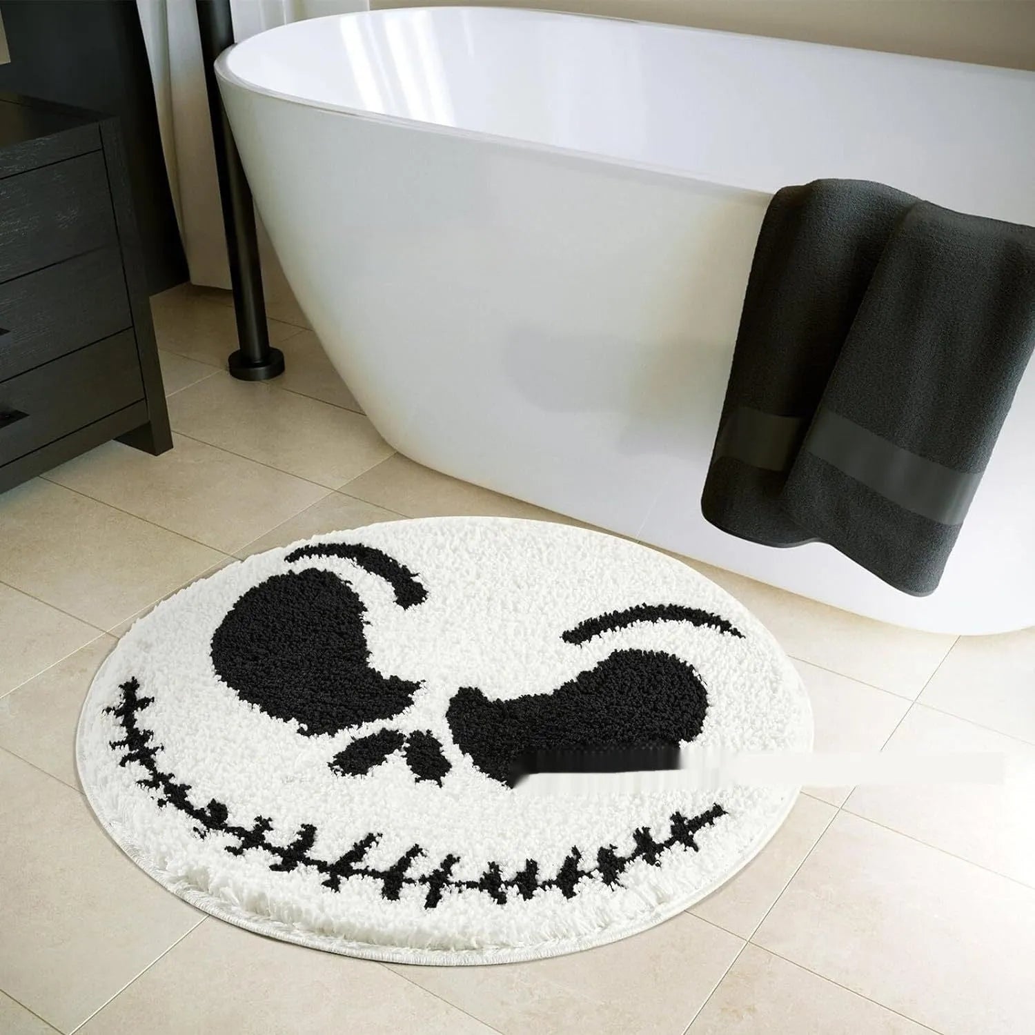 Square Christmas-themed polyester carpet with festive printed design, shown in 60cm and 80cm sizes.