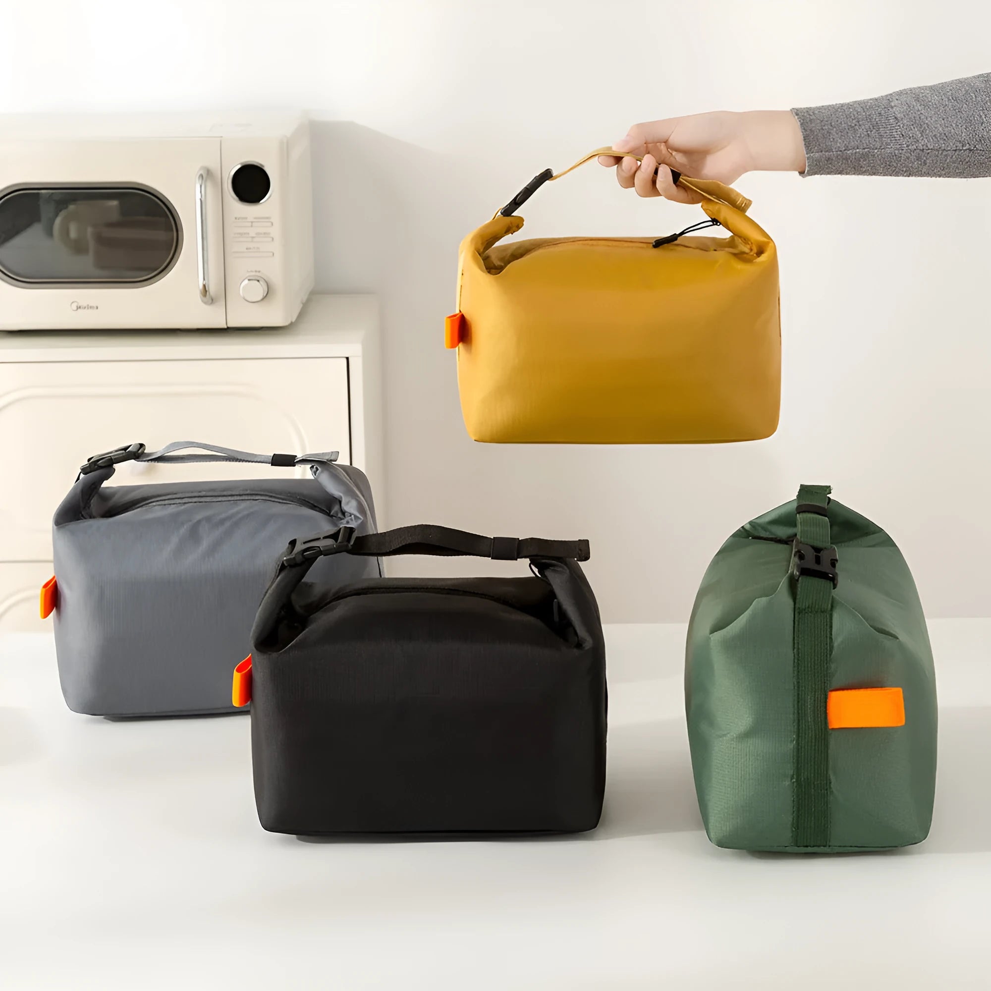 Japanese style insulated lunch bag in Oxford cloth with 24x14cm base dimensions