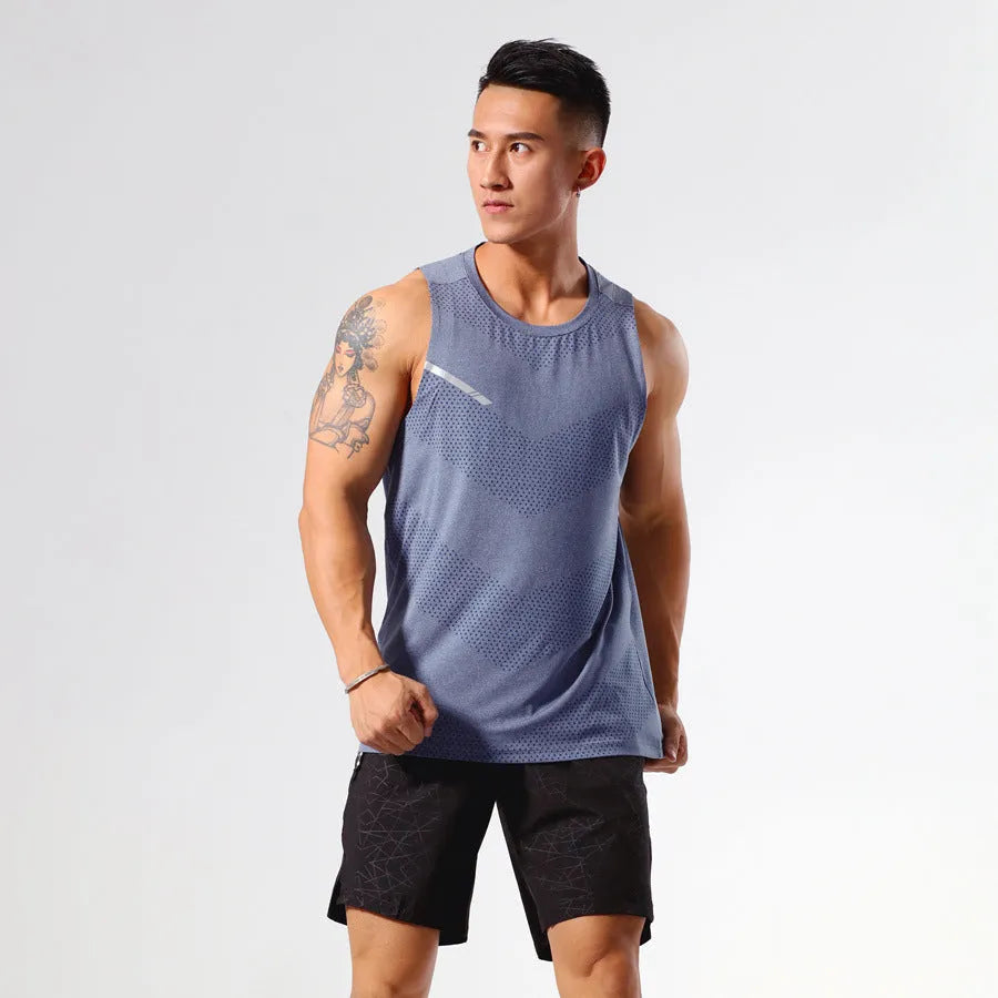 Men's solid colour quick-drying sports top made from lightweight polyester fabric.