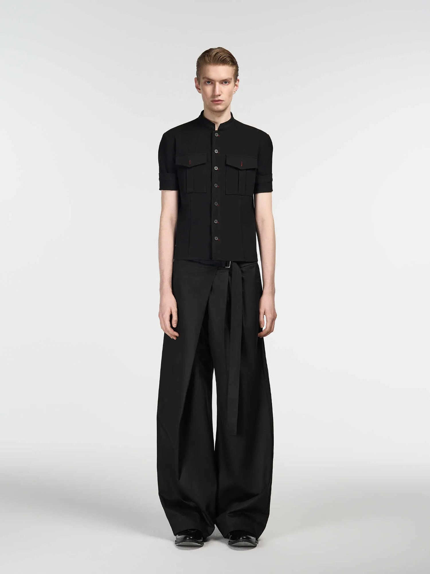 Black straight-leg trousers with adjustable waistband and single pleat design in Tencel cotton fabric