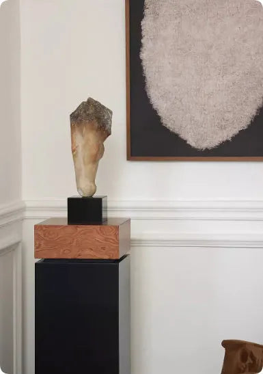 Abstract carved horse head sculpture in French retro style, a desktop ornament measuring 50cm tall.
