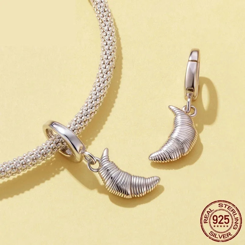 925 silver croissant pendant part with opening and closing buckle, 2.3cm by 0.7cm, aperture 0.6cm by 0.5cm, colour SCC3186