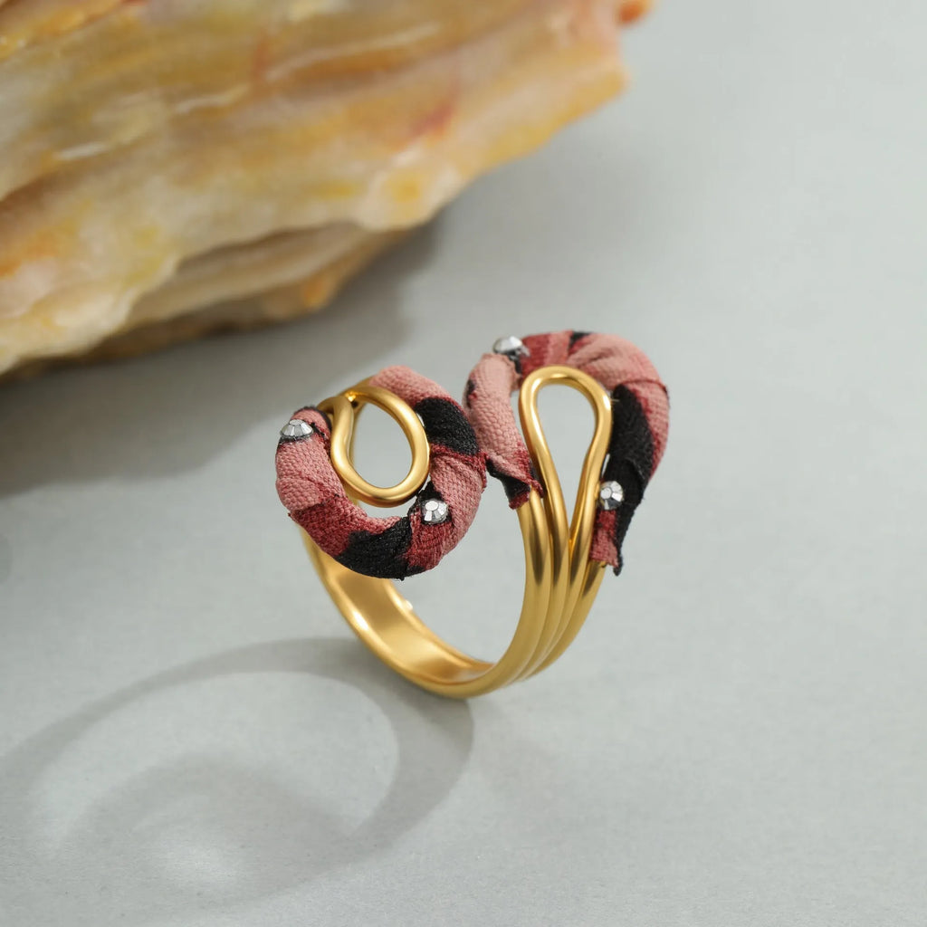 Geometric leopard print open mouth ring in stainless steel with electroplated finish