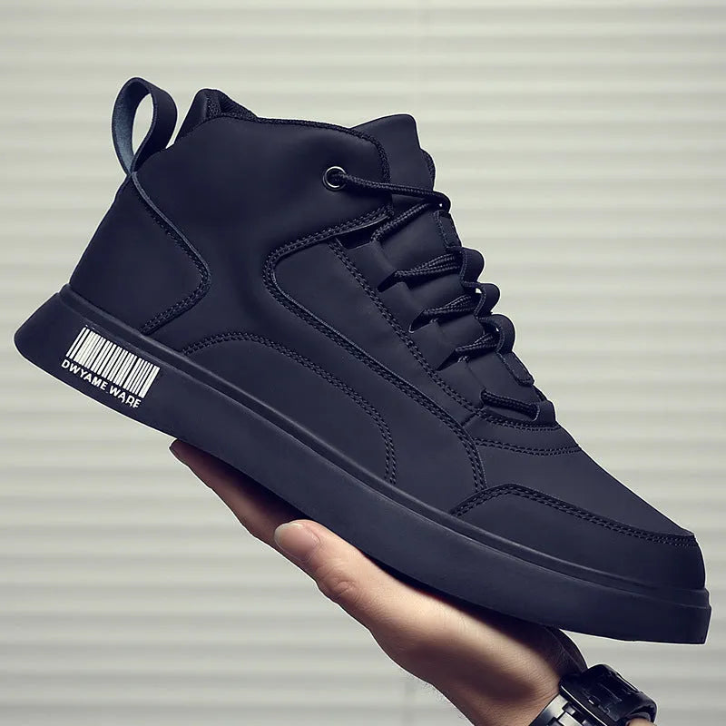 Men's white mid-top sports board shoes with lace-up front and rubber sole