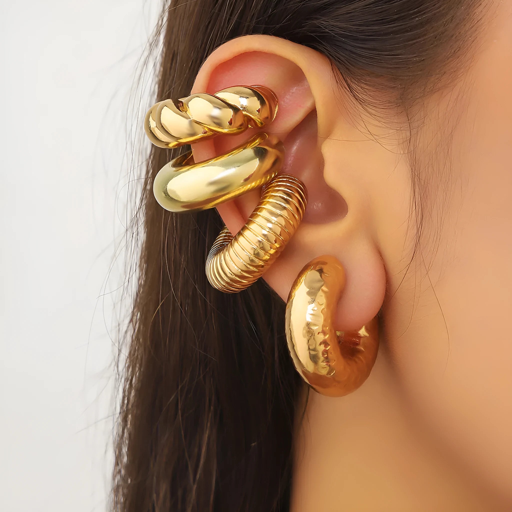 Geometric clip-on earrings for women in gold and silver colours, four-piece set