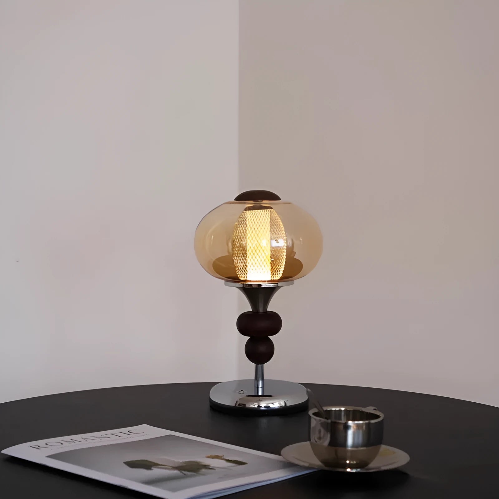 Solid wood retro palace table lamp with touch controls for dimming and colour-changing functions
