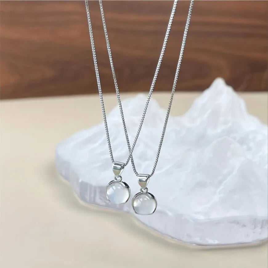 Women's adjustable Korean-style necklace with oval artificial crystal pendant and box chain