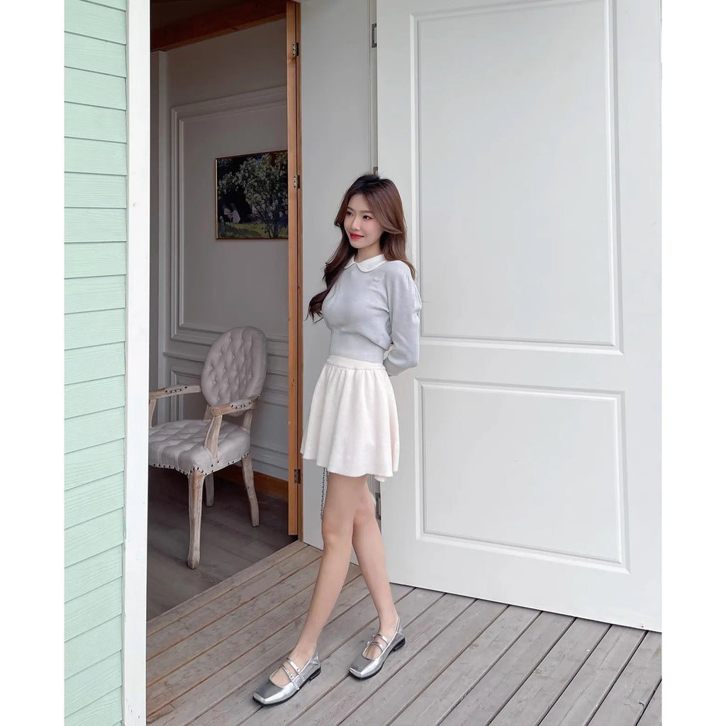 Women's genuine leather ballet flats with cross-buckle strap in silver colour
