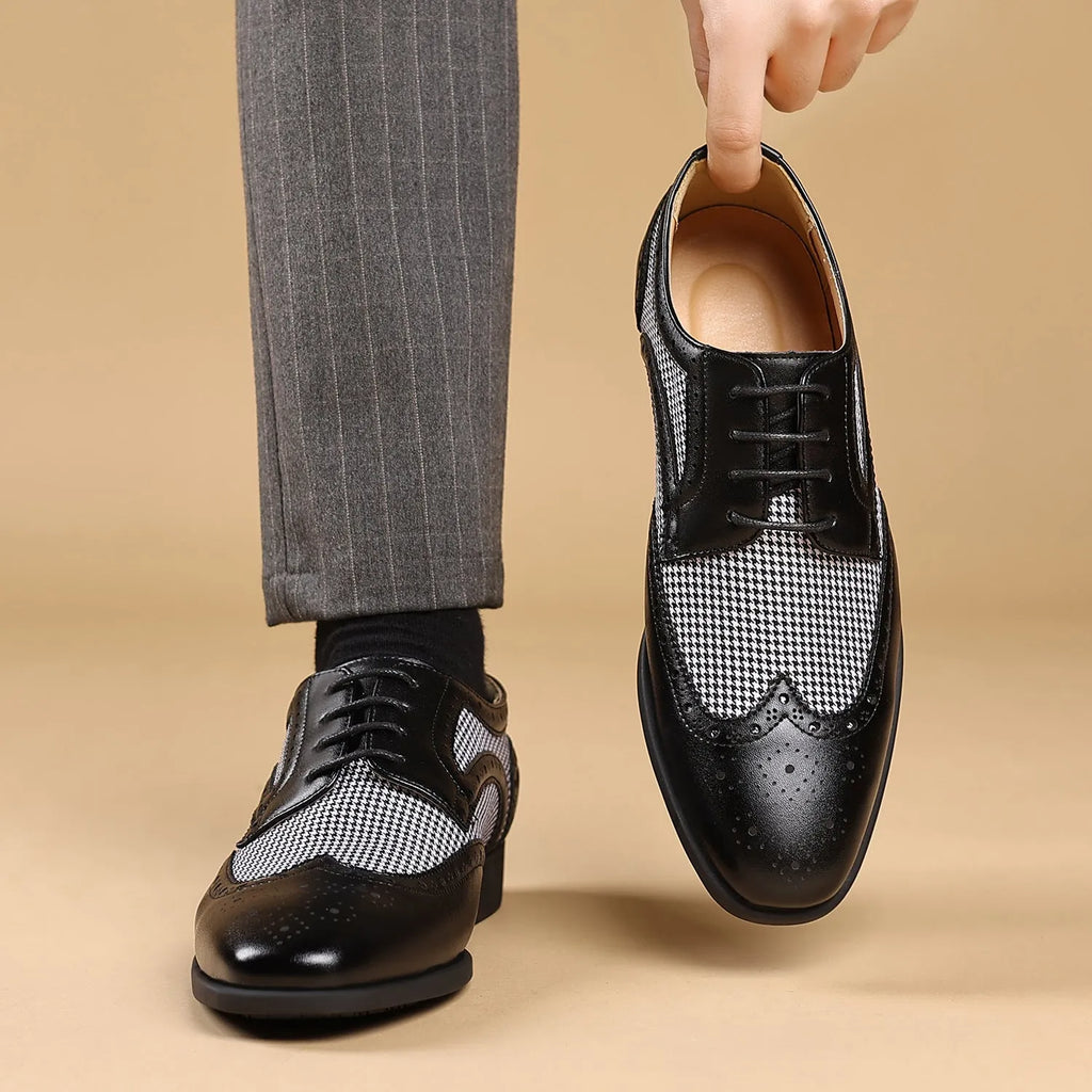 Imitation houndstooth plaid pattern men's casual canvas shoes with rubber sole in square-toe design.