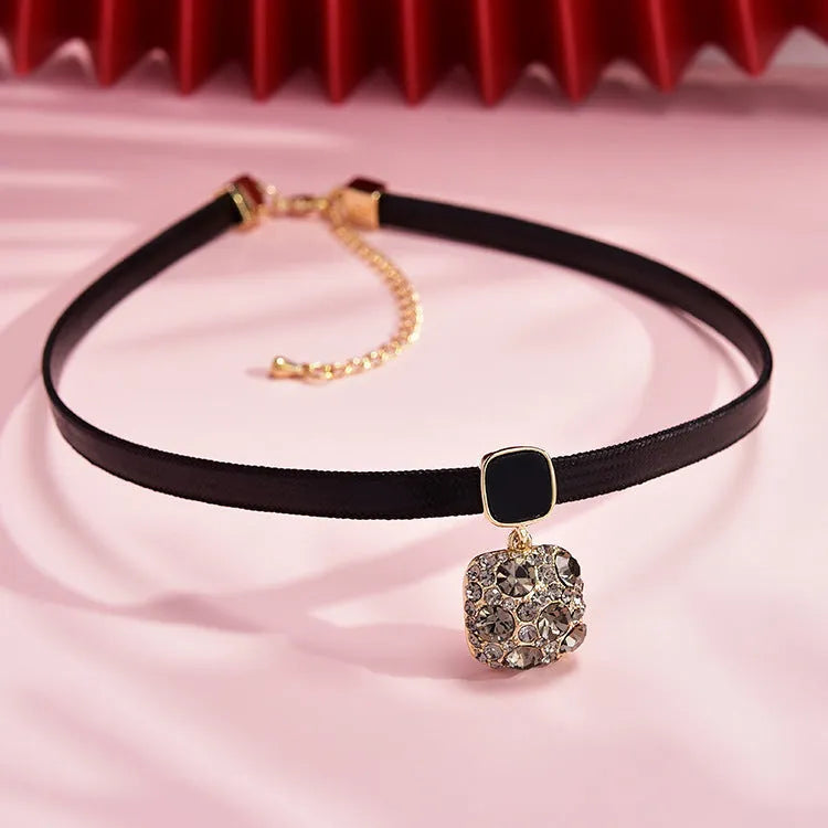 Alloy black square short necklace with rhimestone and gray diamond pattern for women on adjustable chain