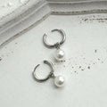 Pearl-colour geometric round alloy earrings with titanium steel posts for women
