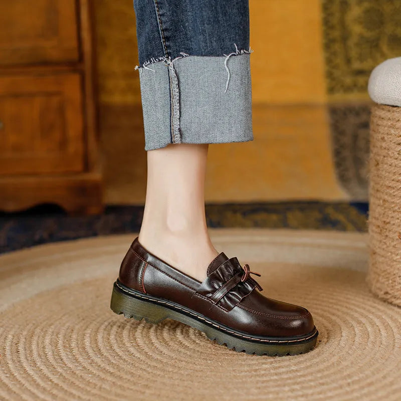 British style women's leather shoes with round toe and chunky flat heel in black and brown colours