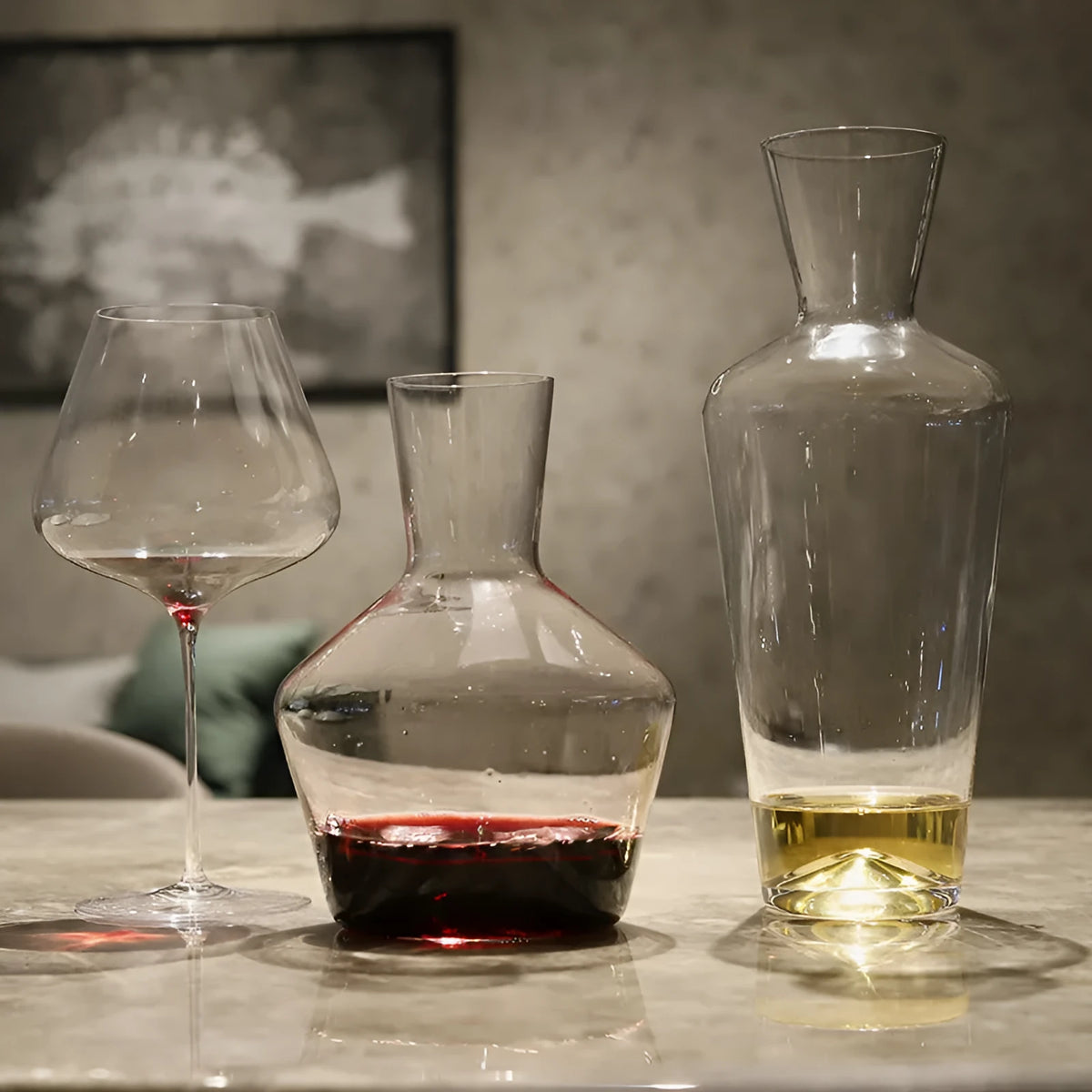 Crystal wine decanter with divider, solid colour, available in 1450ml, 1600ml, 820ml, and 1900ml capacities