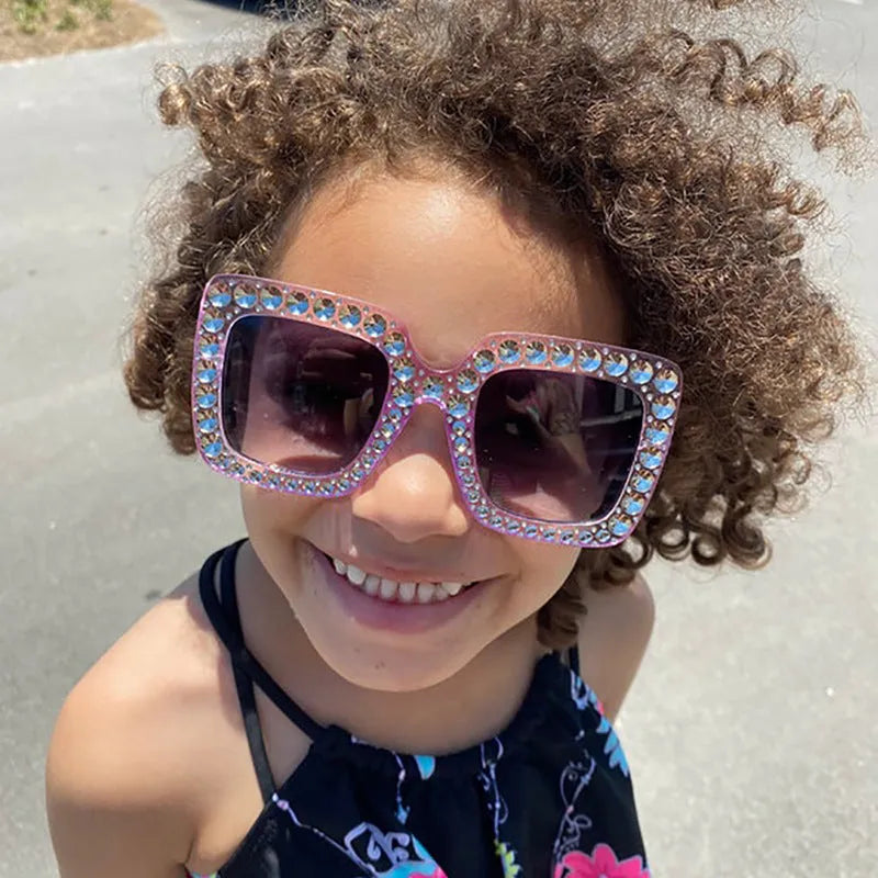 Plastic fashion sunglasses with personality styling in various colour combinations for sun protection