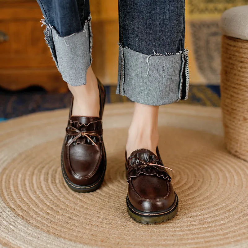 British style women's leather shoes with round toe and chunky flat heel in black and brown colours