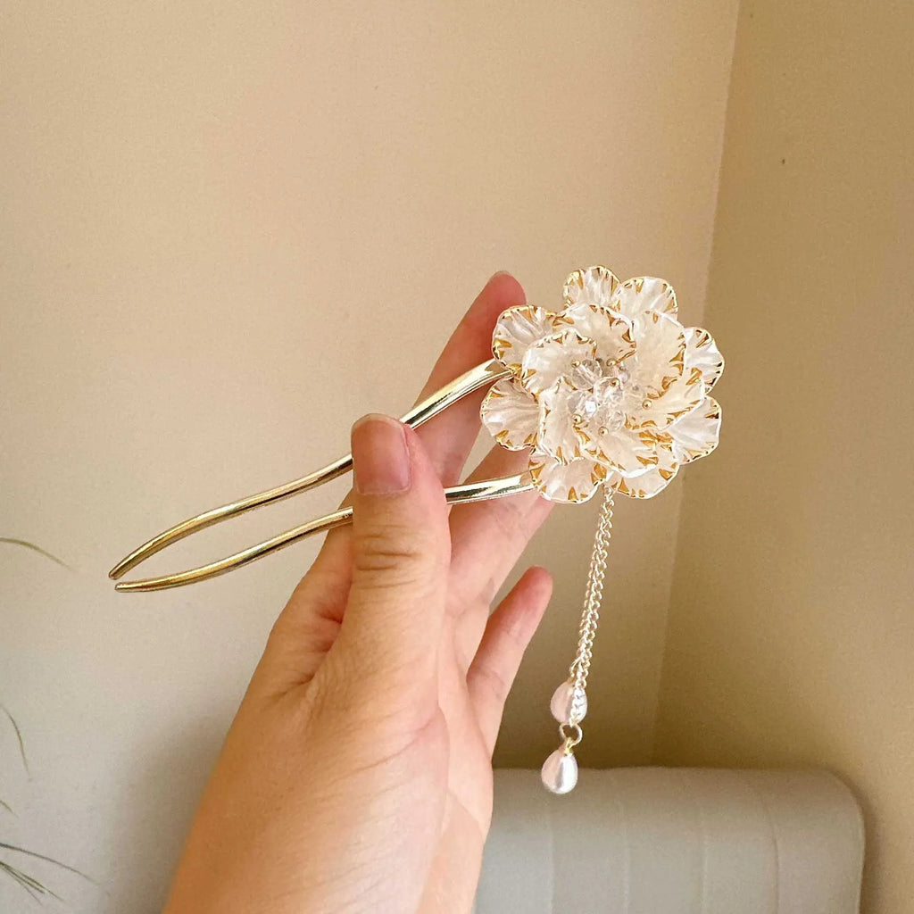 Retro peony flower tassel U-shaped hairpin for women in purple and white colour options