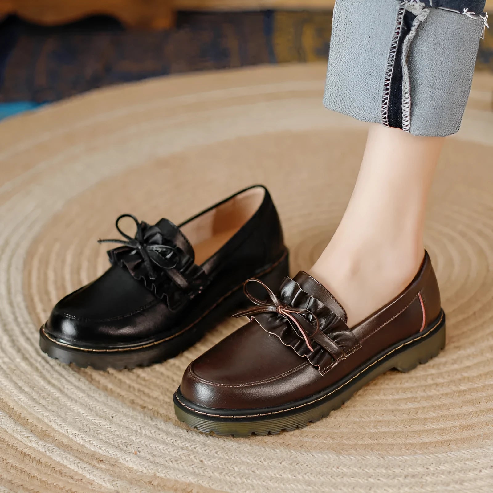 British style women's leather shoes with round toe and chunky flat heel in black and brown colours