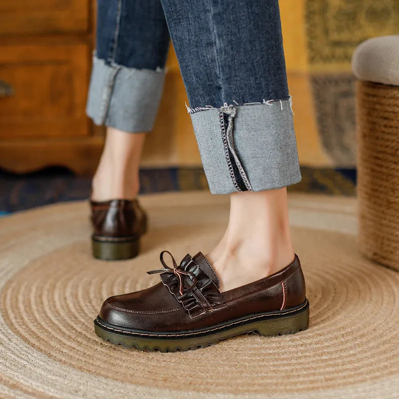 British style women's leather shoes with round toe and chunky flat heel in black and brown colours