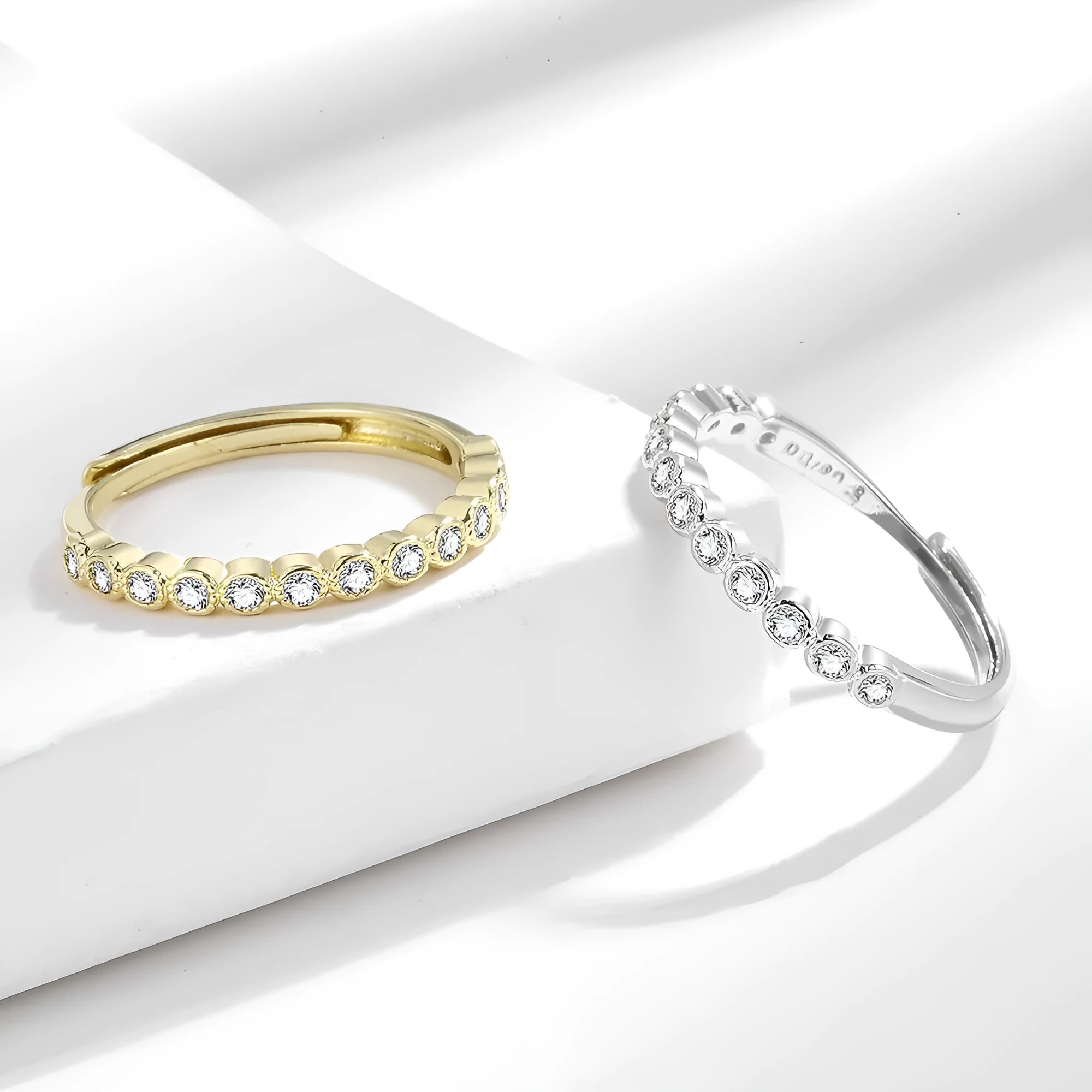 Women's open mouth ring with diamond tail geometric design in white gold or yellow gold colour