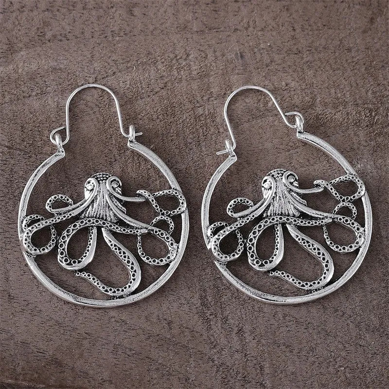 Vintage alloy octopus earrings with antique silver finish and animal zodiac modelling