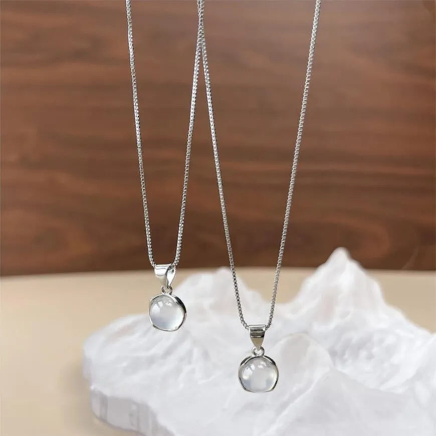 Women's adjustable Korean-style necklace with oval artificial crystal pendant and box chain