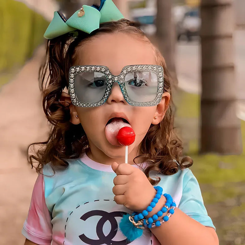 Plastic fashion sunglasses with personality styling in various colour combinations for sun protection