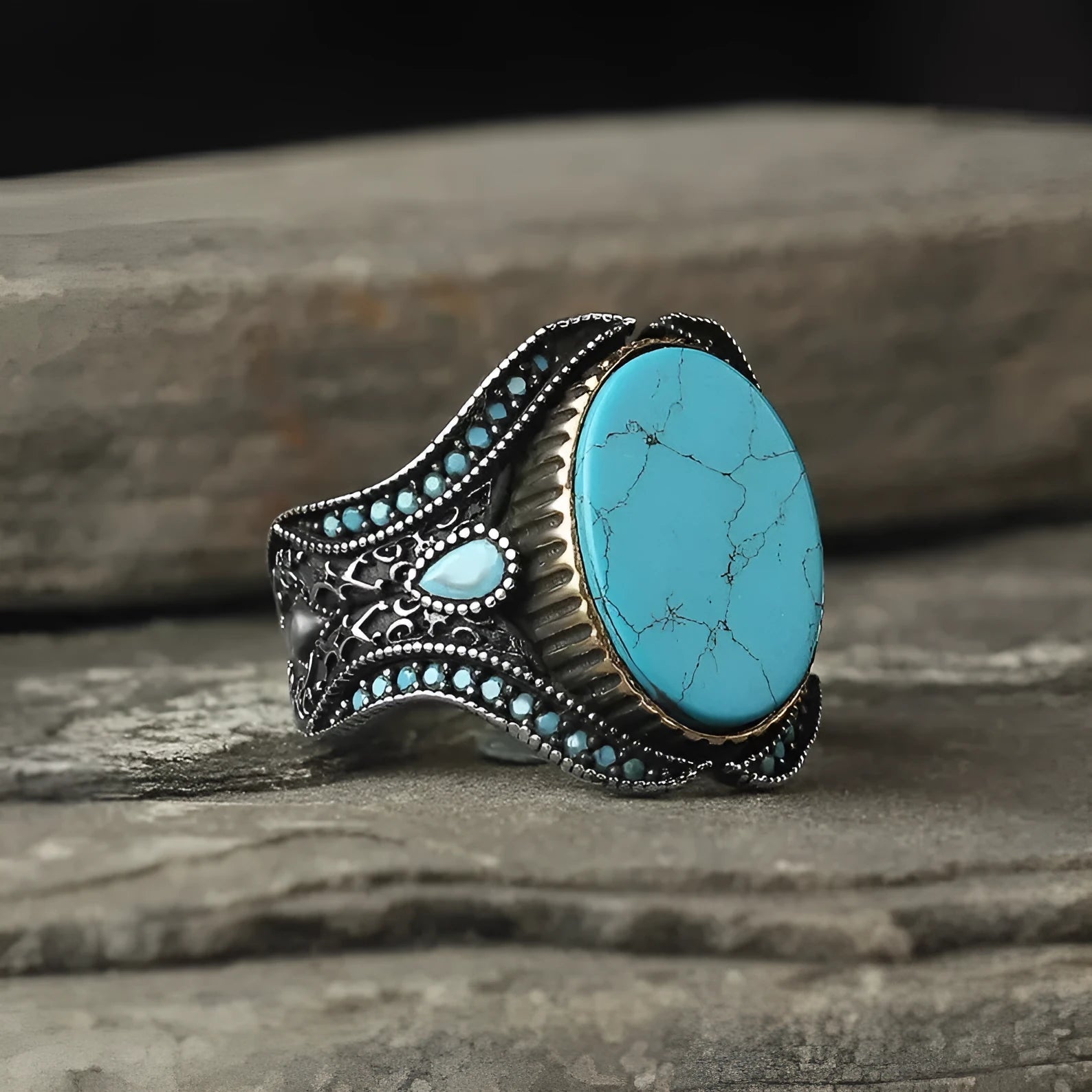 Men's antique silver alloy ring with turquoise stone on circular band