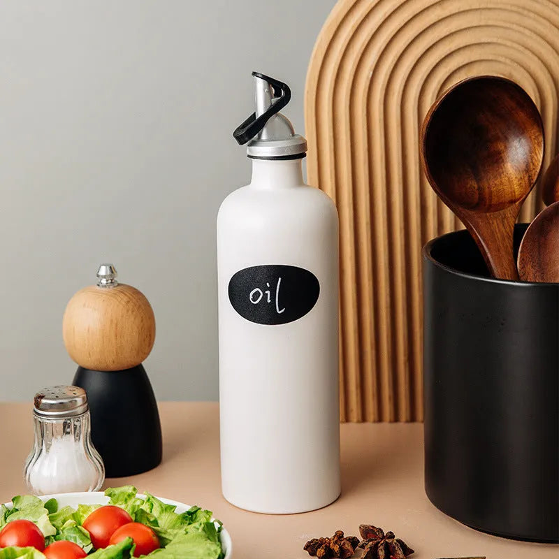 Ceramic kitchen oil pot with conical funnel in black, coffee or white colour, 650ml capacity.
