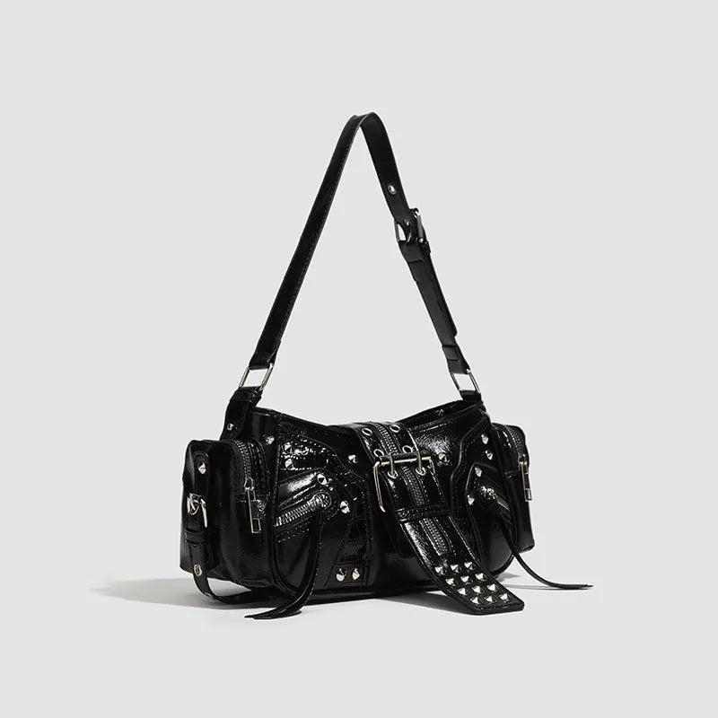 Black retro dumpling-shaped women's handbag with oil wax leather finish and external pockets