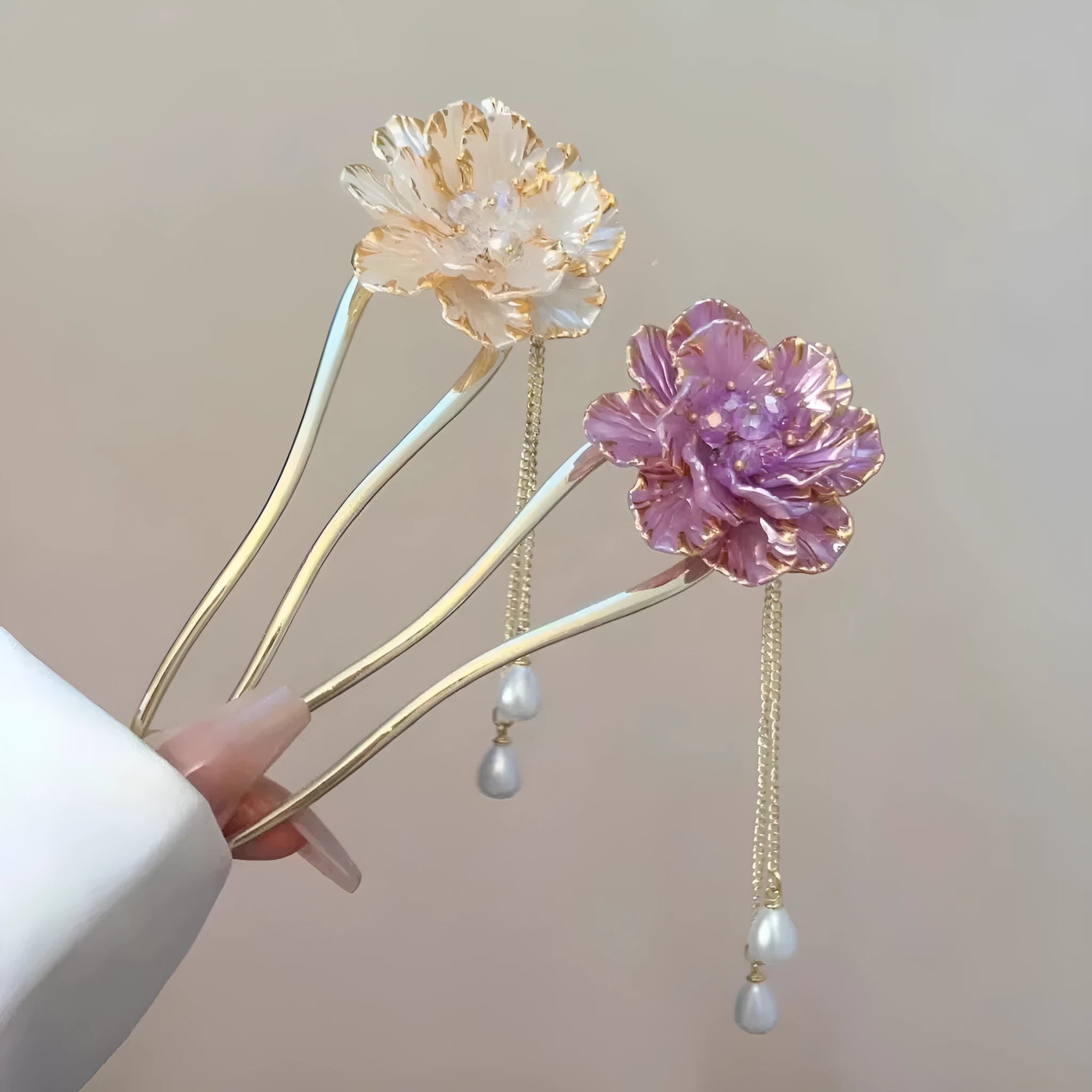 Retro peony flower tassel U-shaped hairpin for women in purple and white colour options