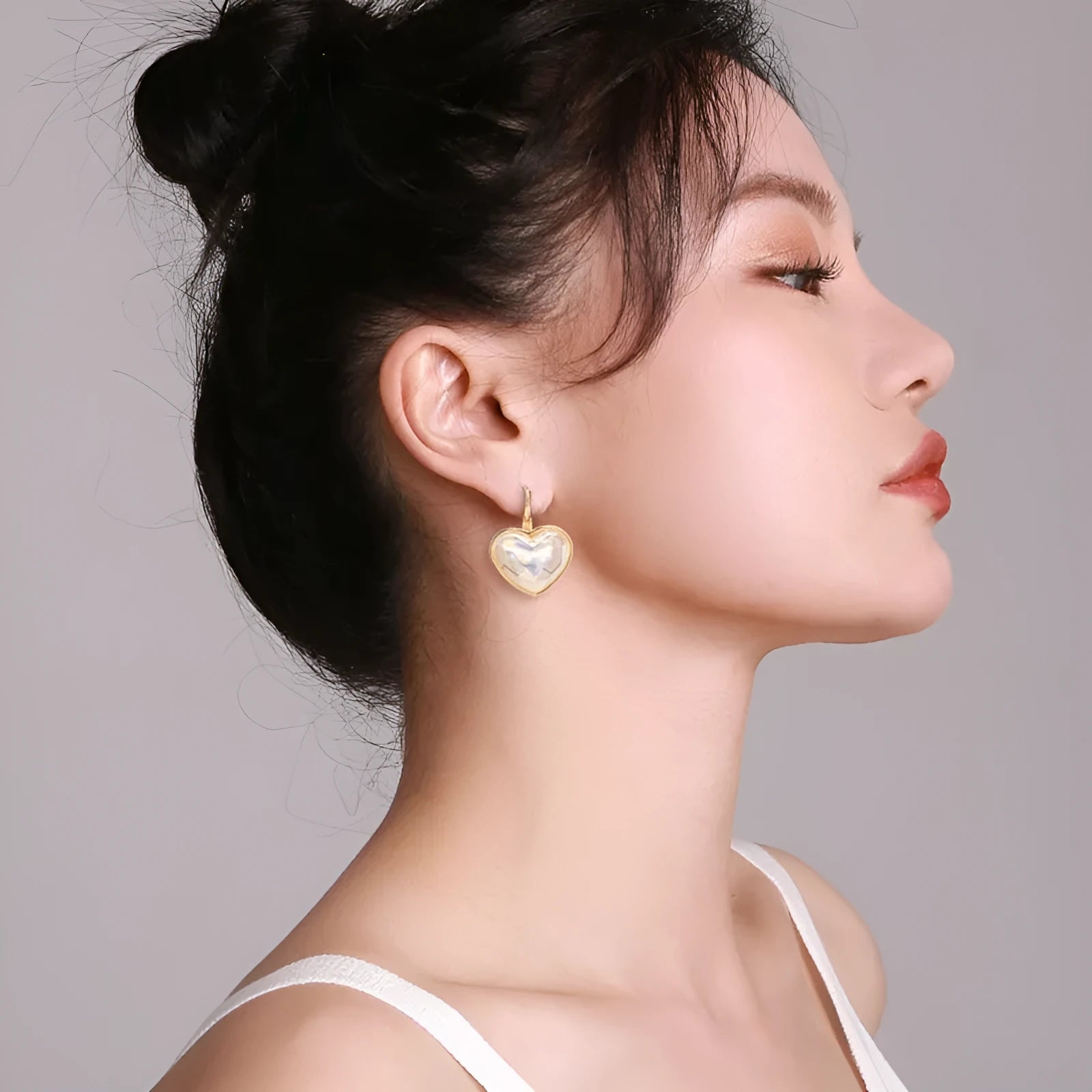 Gold-coloured alloy ear clips for women's summer casual wear