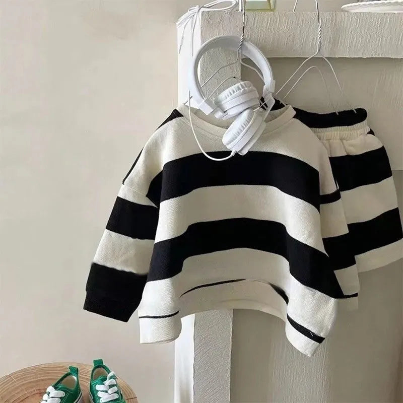 Boys' girls' spring striped fleece and shorts two-piece set in polyester, black and green options, sizes 90-130 yards