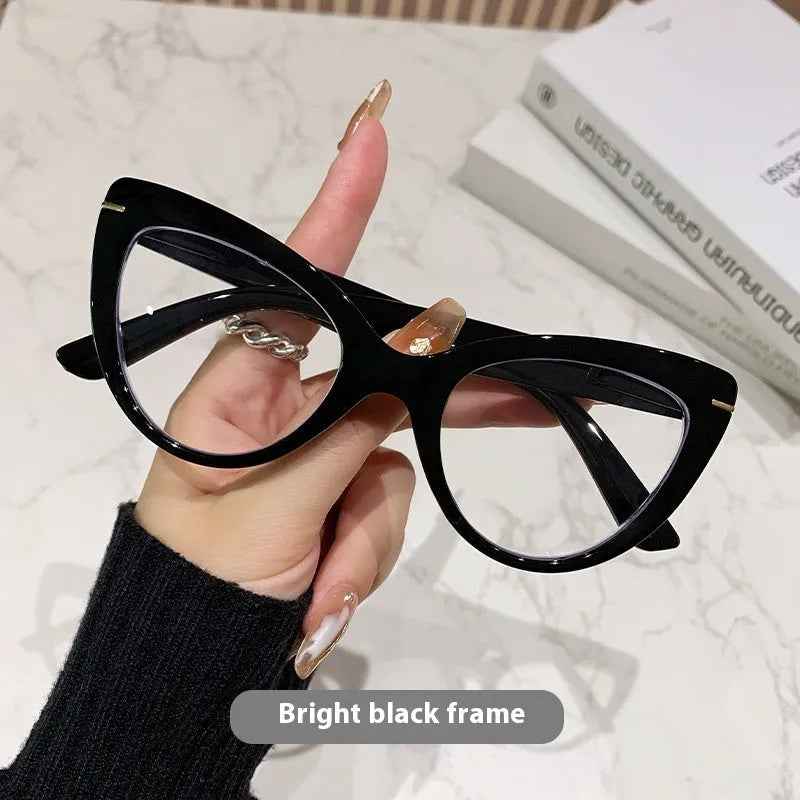 Women's large cat's eye frame presbyopic glasses with dragon and phoenix pattern decoration on the temple.