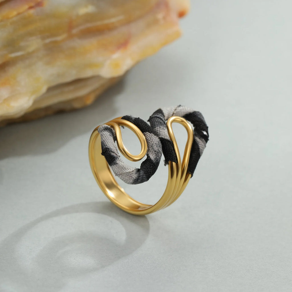 Geometric leopard print open mouth ring in stainless steel with electroplated finish