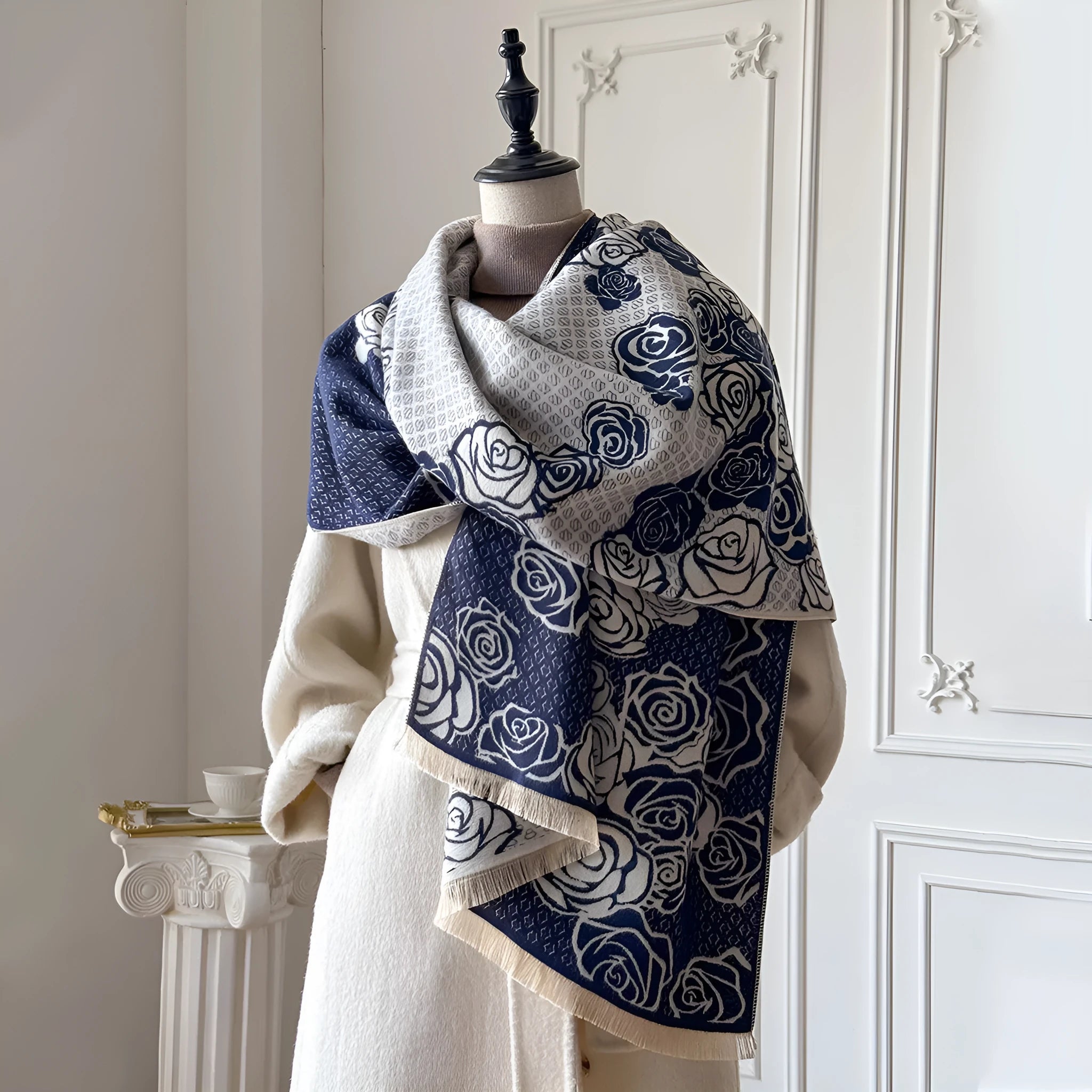 A grey imitation cashmere scarf with tassels, measuring 185 cm long, laid flat.