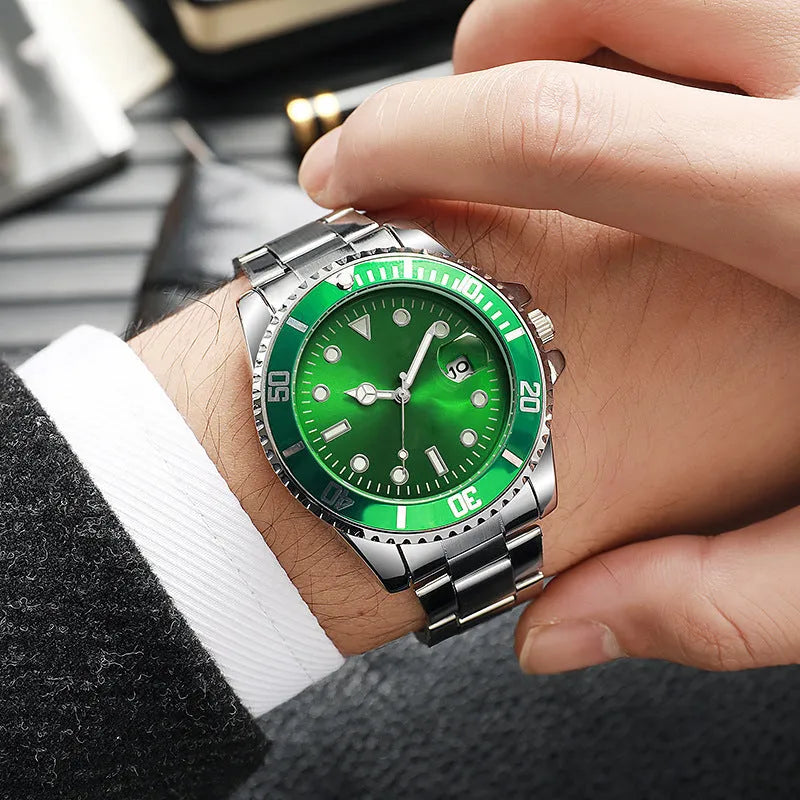 Men's luminous watch with steel strap and 40mm dial in black colour option