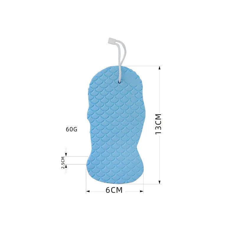 White 3D bath sponge with fish scale exfoliating pattern, shown next to grey, pink, and light blue versions.