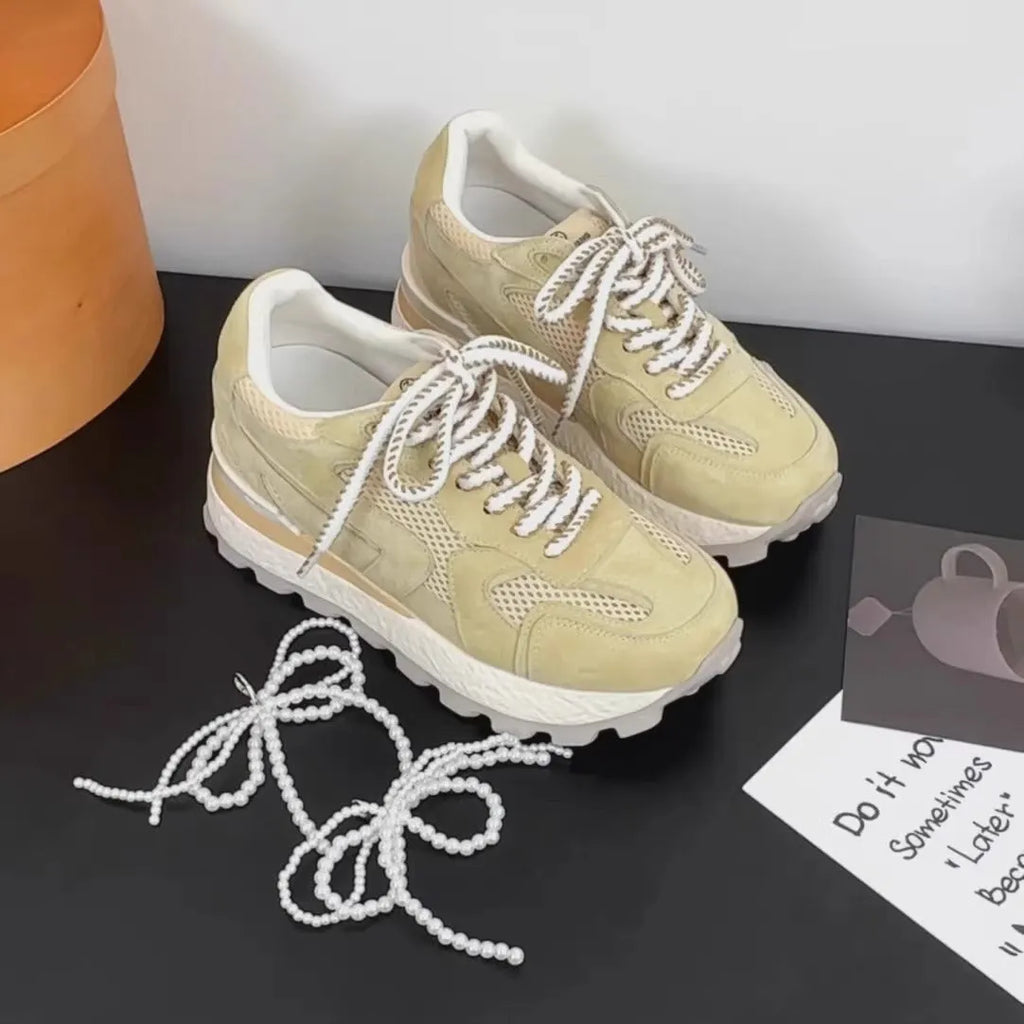 Women's platform sneakers in blue, apricot or yellow with 3-5cm mid heel, synthetic leather upper and rubber sole.