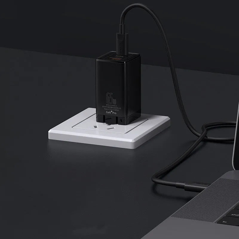 White multi-port USB-C charger with indication light for 12V lithium battery direct charging