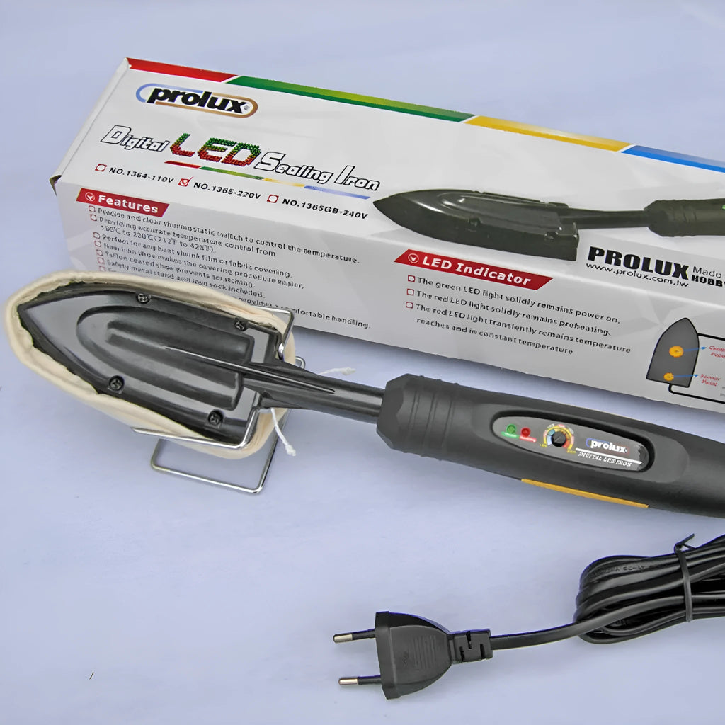Electronic temperature control hot iron with PTFE soleplate and temperature display