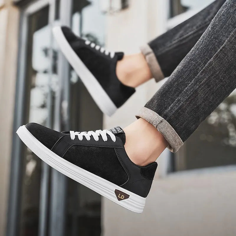 Men's black snake pattern high-cut casual sneakers with round toe and flat rubber sole