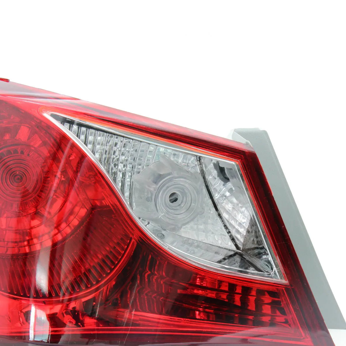 Hyundai Sonata tail light half assembly outer section ABS aluminium construction